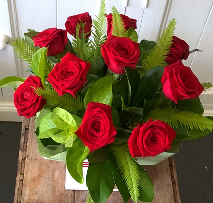 valentine's day red rose box arrangement gold coast red-rose-box